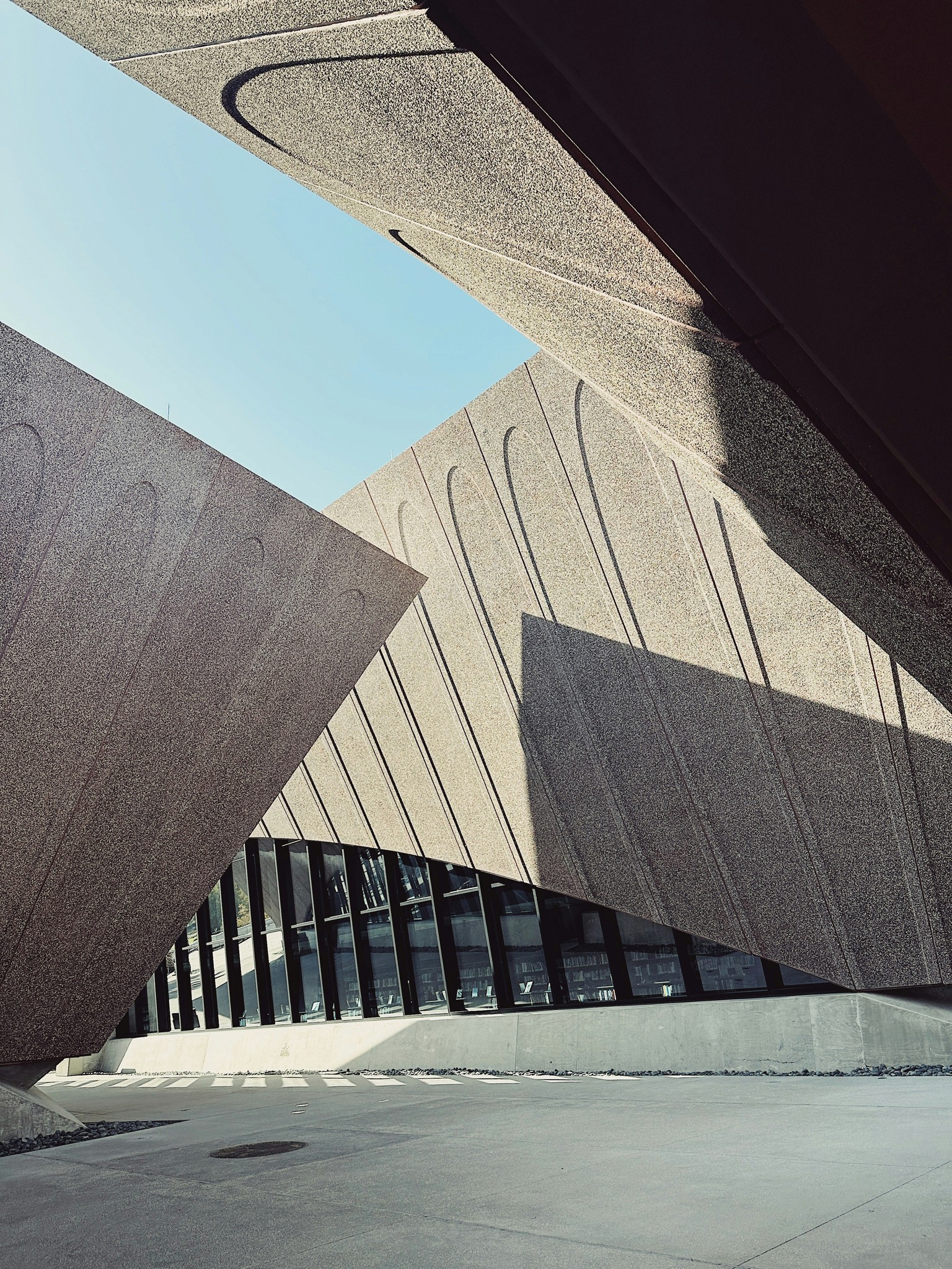 a building with a curved roof